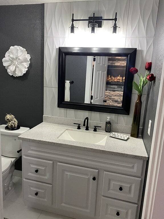 Foto 10 von 18: Bright Walk-Out 2Br · Private Patio & Yard · Quiet Area