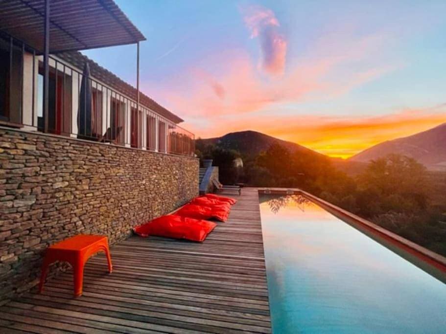 DELUXE VILLA ASTERISK at MONT VENTOUX 1