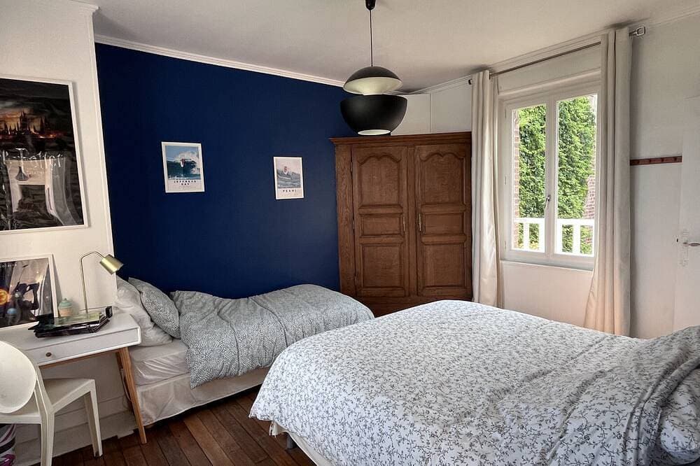 Foto 5 von 30: Villa Léonie, Der Strand direkt vor der Tür, der Garten ganz für Sie allein