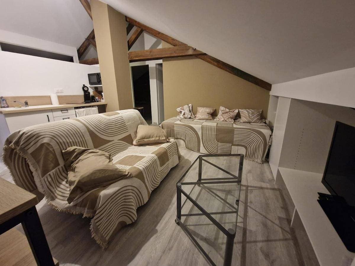 Foto 3 von 15: Two-Bedroom Apartment