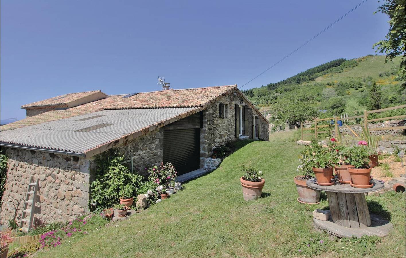 Foto 8 von 22: Wohnung mit Bergblick, Parkplatz, Angeln und Garten