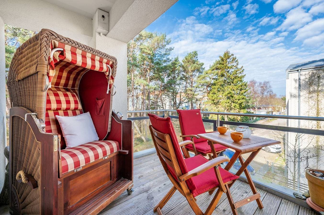 Appartement mit Balkon und Meerblick, 80 m zum Strand 1