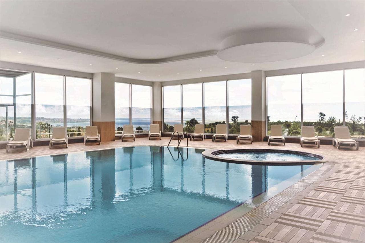 Foto 5 von 6: Executive Room, Sea and City, Non-Smoking