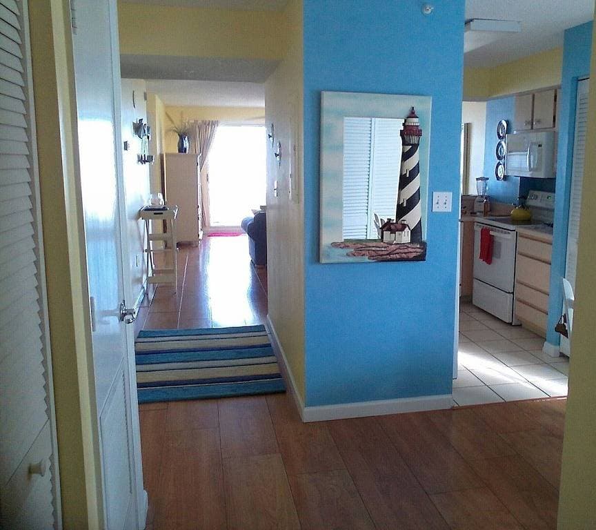 Foto 4 von 14: Atemberaubende Aussicht auf das Meer + Gated Garage! Haustierfreundlich!