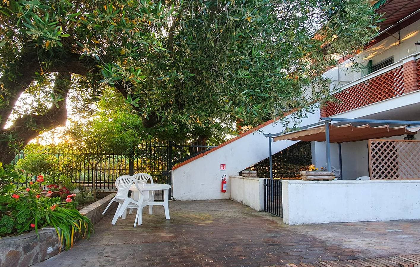 Charmantes Apartment im Obergeschoss mit Parkplatz und WLAN, 900 m vom Strand entfernt 1