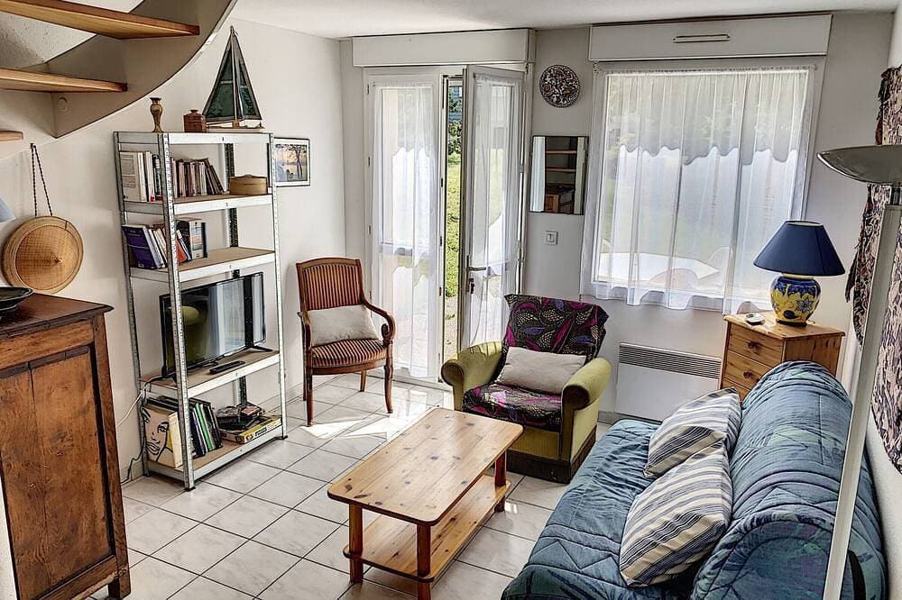 Foto 11 von 23: Geräumiges Duplex mit Terrasse in Strandnähe, ruhig und grün