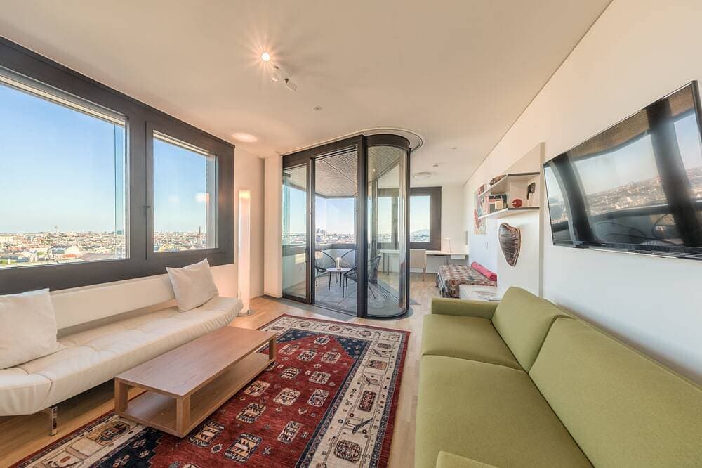 Foto 11 von 30: Panorama-Suite mit Blick über Wien
