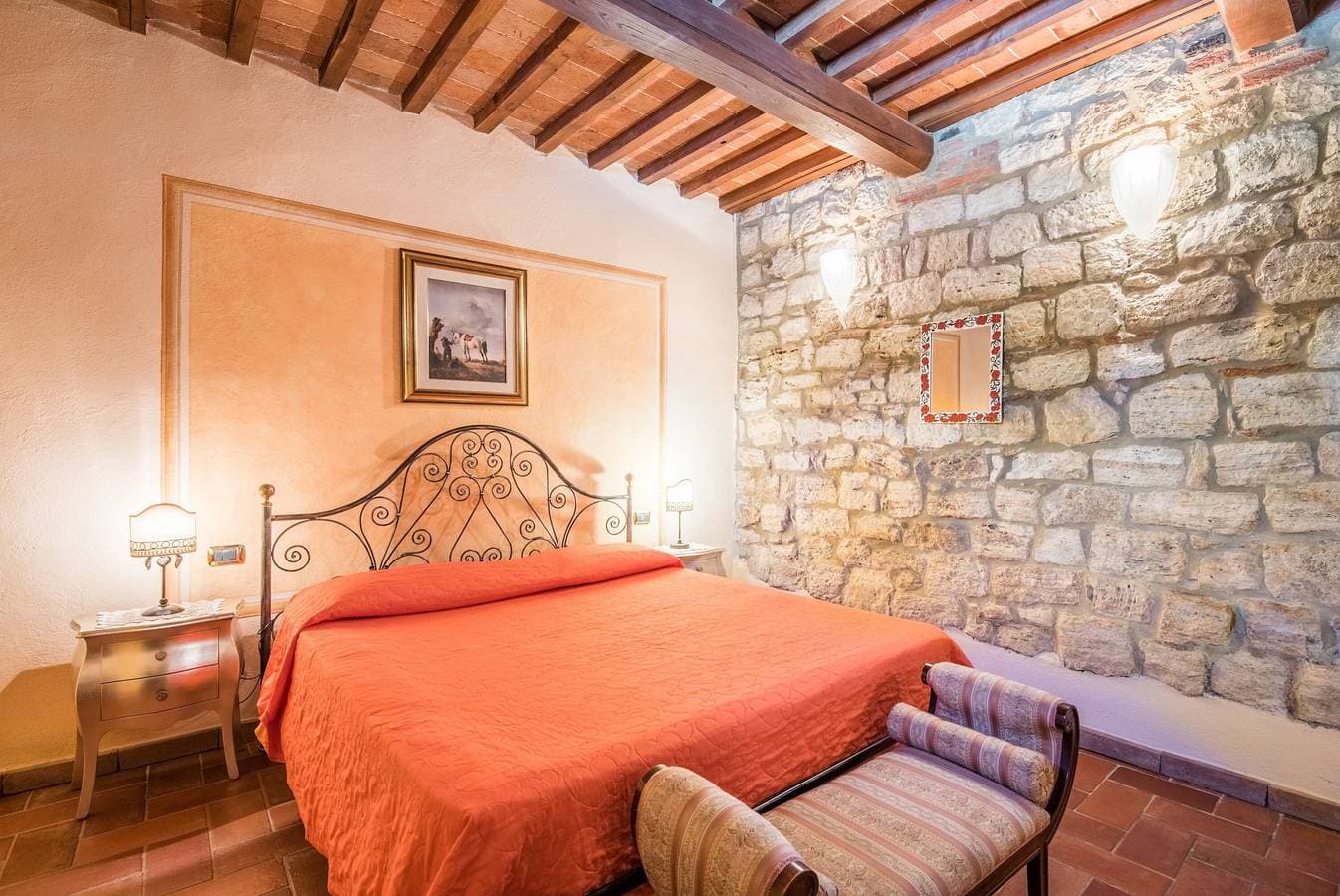 Foto 8 von 28: Ferienwohnung 'Agriturismo Ischieto - La Cantina' mit Gemeinschaftspool, WLAN & Klimaanlage