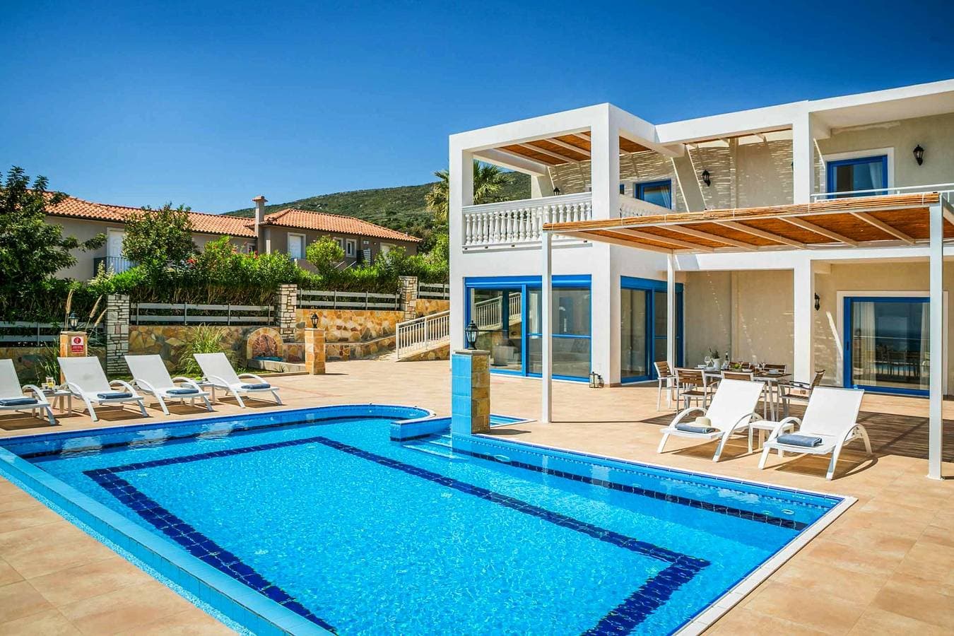 Villa 1