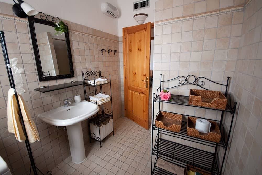Foto 8 von 30: Ferienwohnung mit Blick auf das Meer in einem  Wohnkomplex mit Swimmingpool