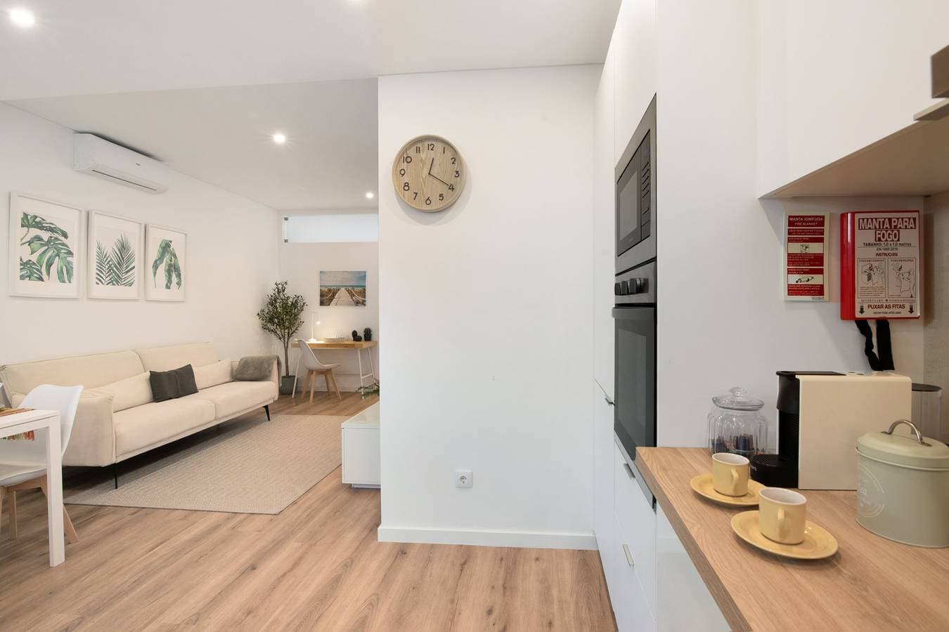 Foto 4 von 24: Ferienwohnung 'Downtown Lux' mit gemeinsamer Terrasse, Wi-Fi und Klimaanlage