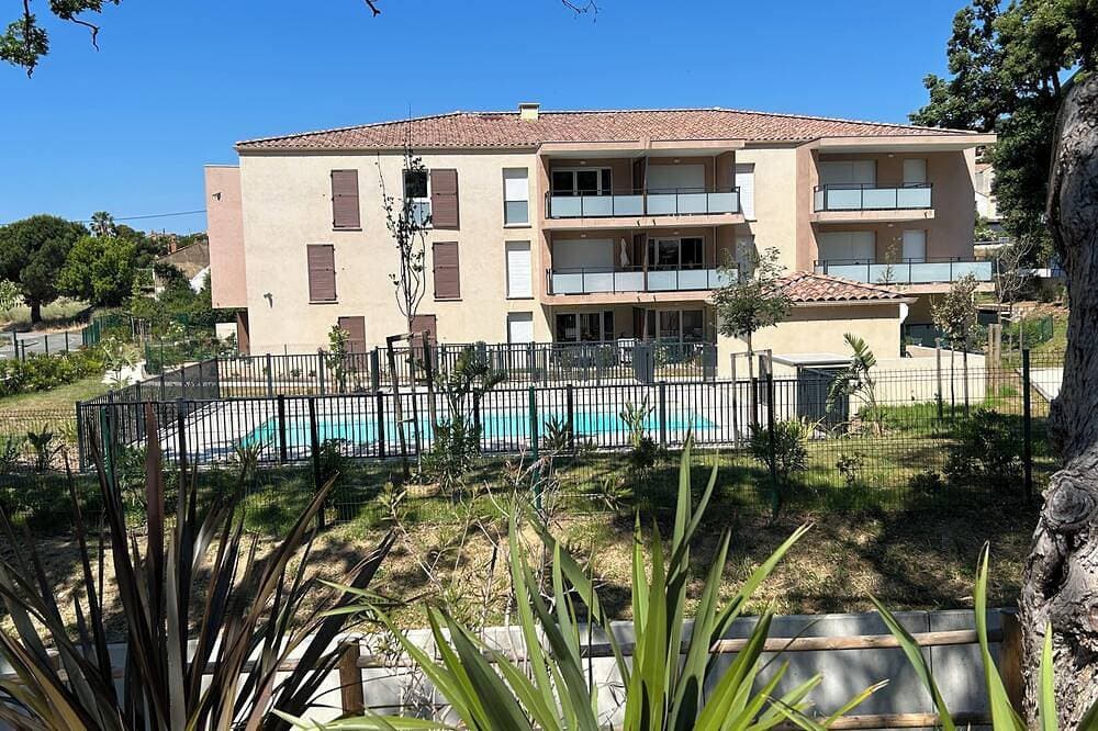Foto 10 von 21: 2 Room 3* Flat With A/C & Pool   Bormes/Le Lavandou