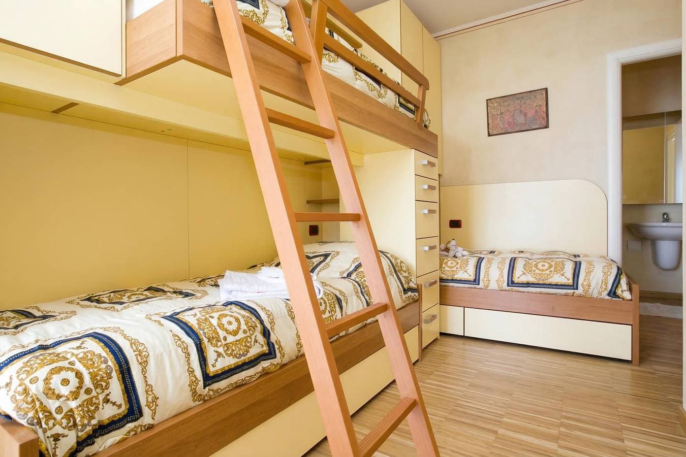 Foto 10 von 22: Casa Bel Tramonto - Lakeview Apt + Beach Access