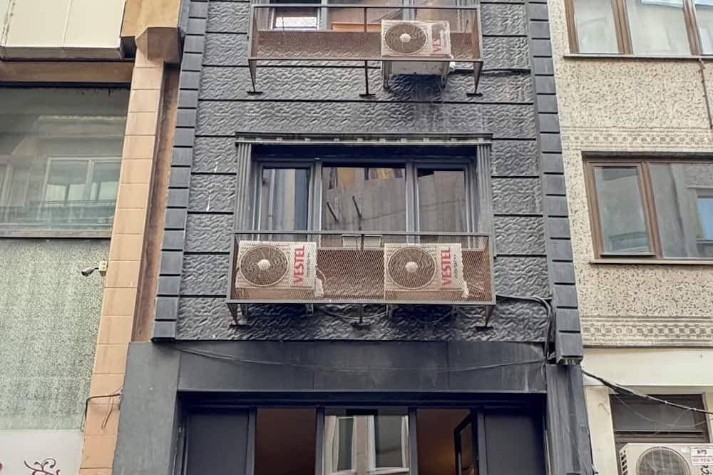 Foto 13 von 20: Cozy Central Apartment with Elevator&Patio Near Metro 2 minute walking