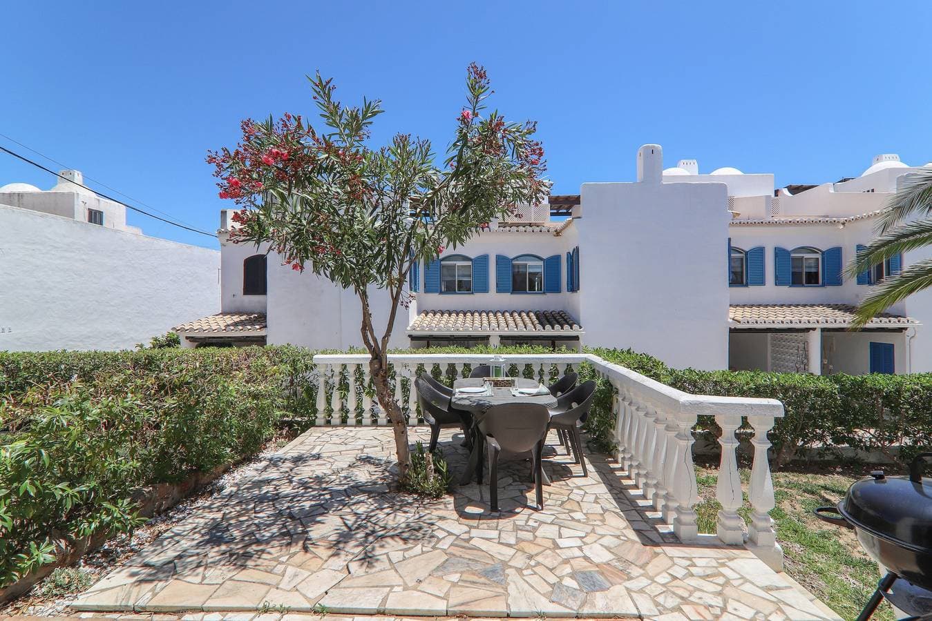 Foto 4 von 28: Villa 'Mourisca' mit Gemeinschaftspool, privatem Garten und WLAN