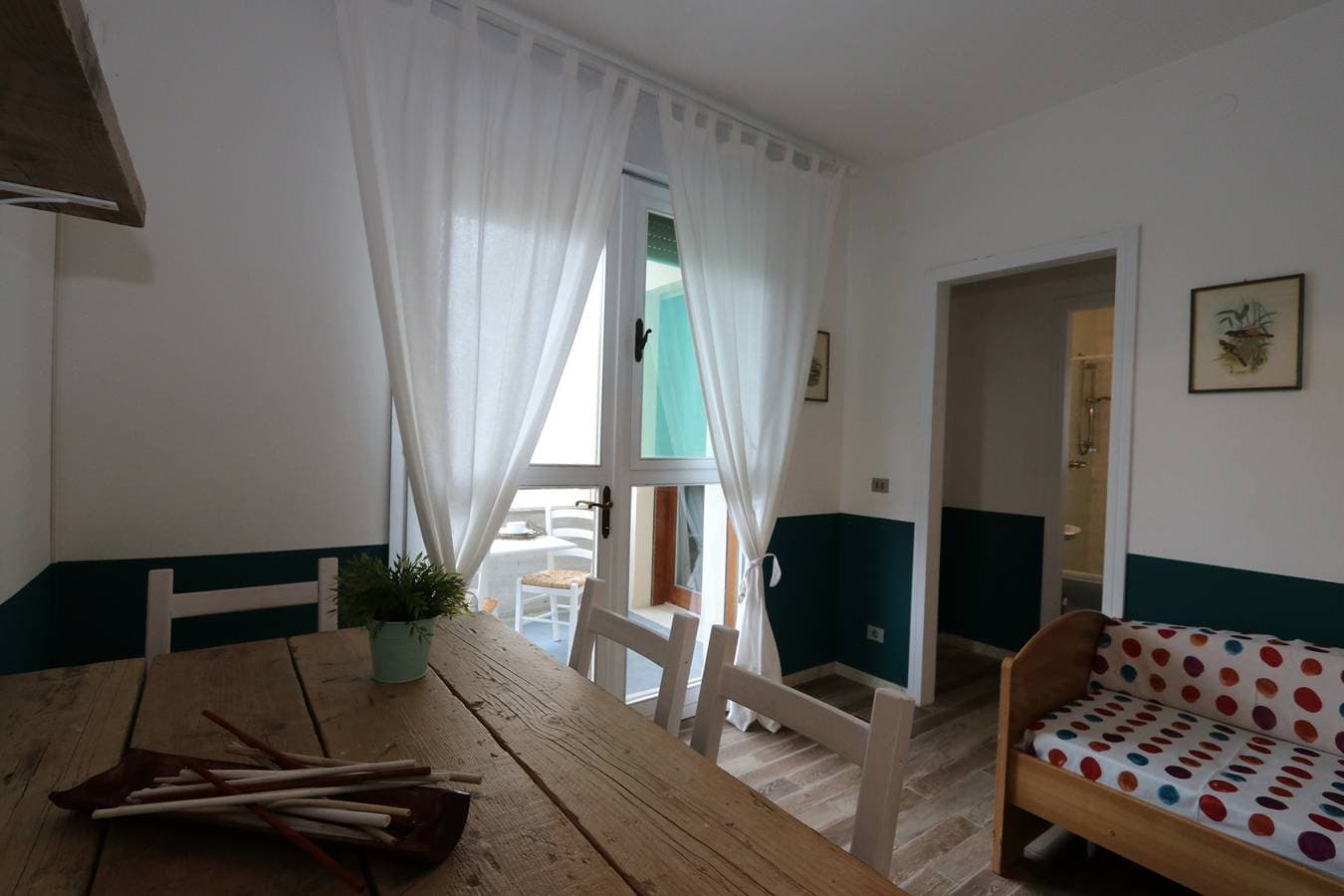 Foto 9 von 25: Ferienwohnung mit Klimaanlage und Balkon
