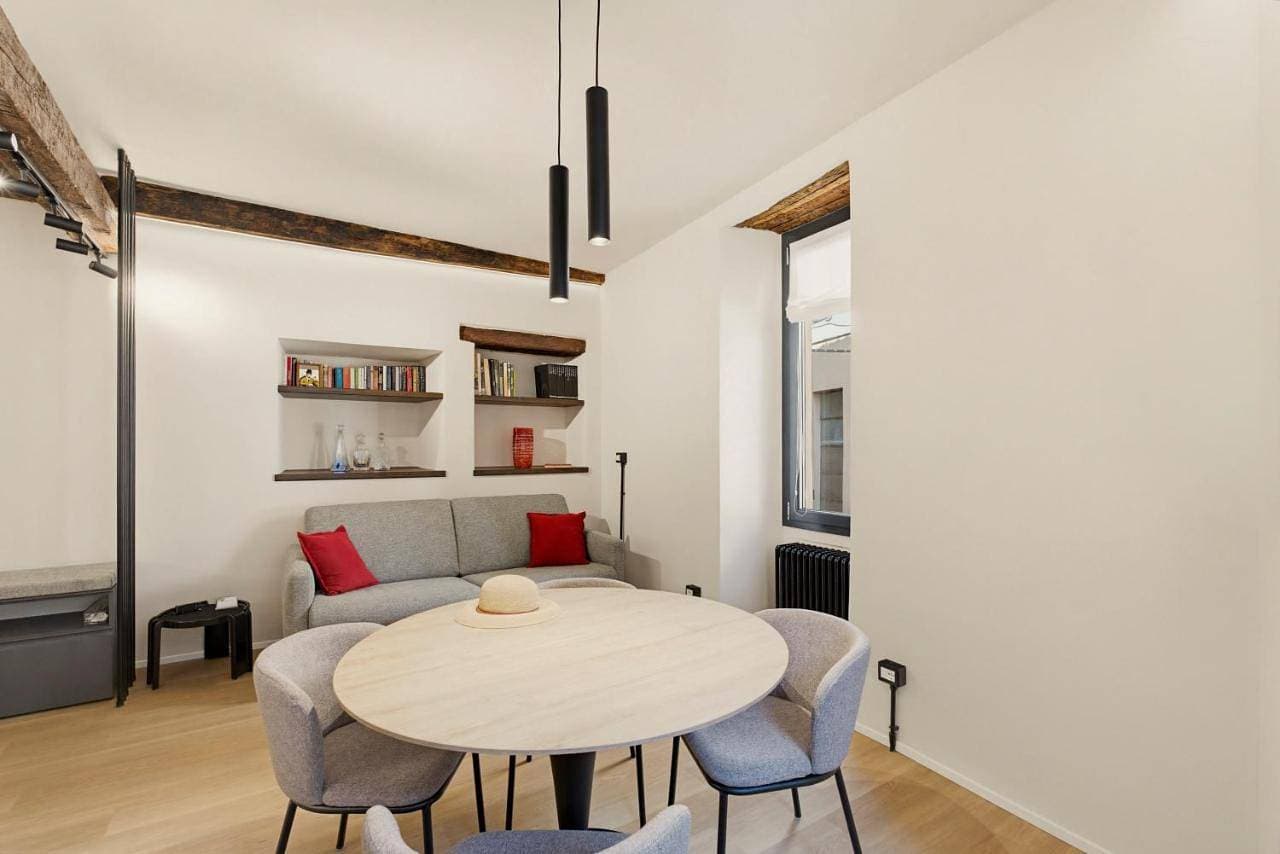 Iseo Vicolo Portelle - indoor private parking 1