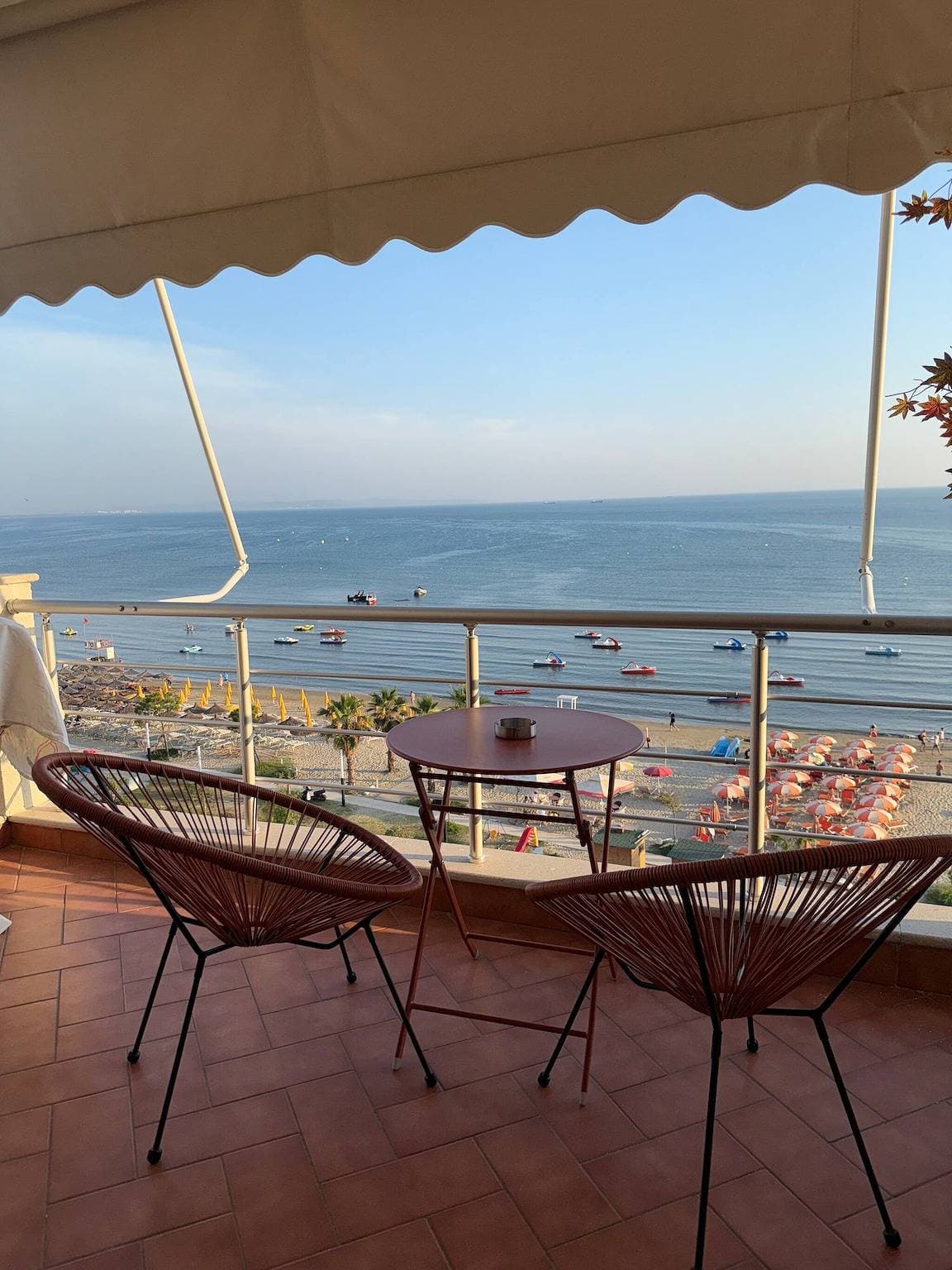 Foto 2 von 20: Atemberaubender Meerblick 10s Strand AC Schnelles WLAN