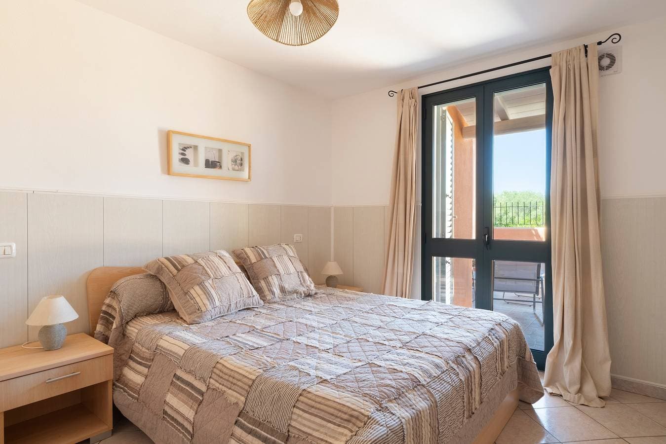 Foto 8 von 28: Ferienhaus 'Villa De La Torré Di Bari Sardo' mit Meerblick, privater Terrasse & Klimaanlage