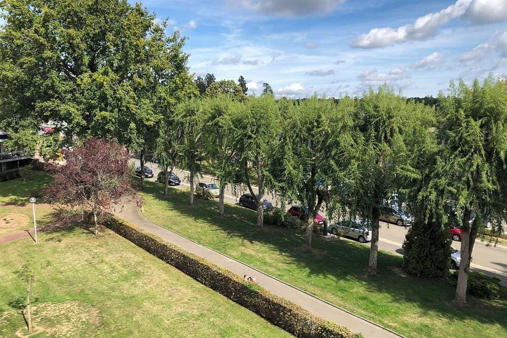 Foto 8 von 13: T2 43m2 very bright, close to shops, private parking, janitor