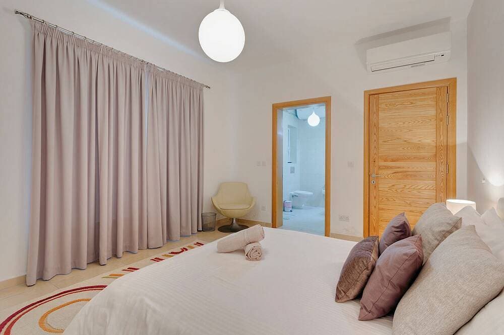 Foto 3 von 30: Luxury Apt w/Side Seaviews & Pool, Best Location