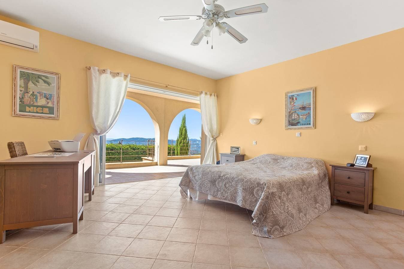 Foto 11 von 36: Villa „La Cabri 5 Chambres Piscine“ mit Meerblick, WLAN und Klimaanlage