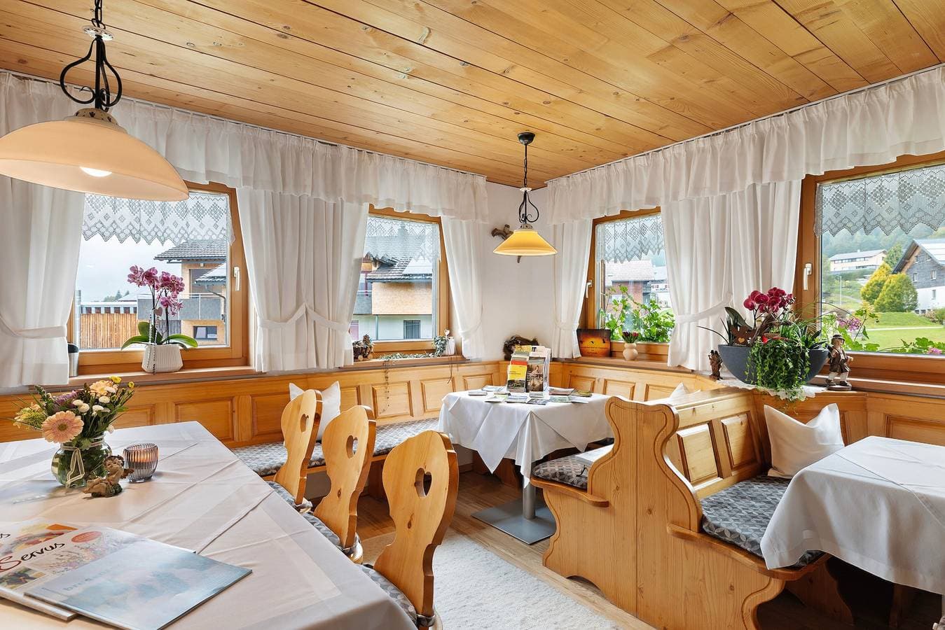 Foto 4 von 25: Zimmer 'Alpenfrieden' mit Bergblick, Gemeinschaftsgarten und WLAN
