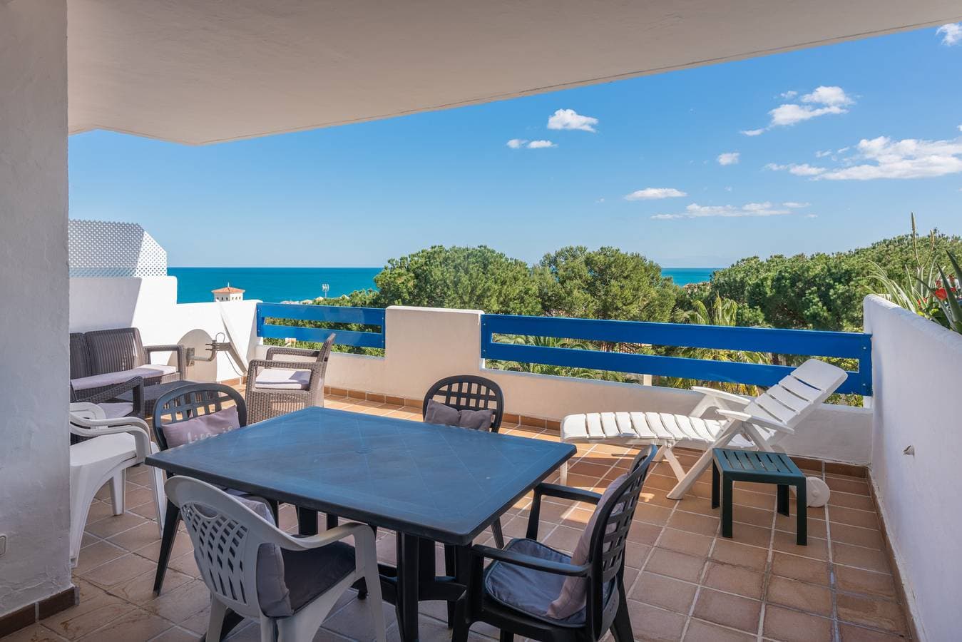 Duquesa Suites 2424 Azure Skyline 1