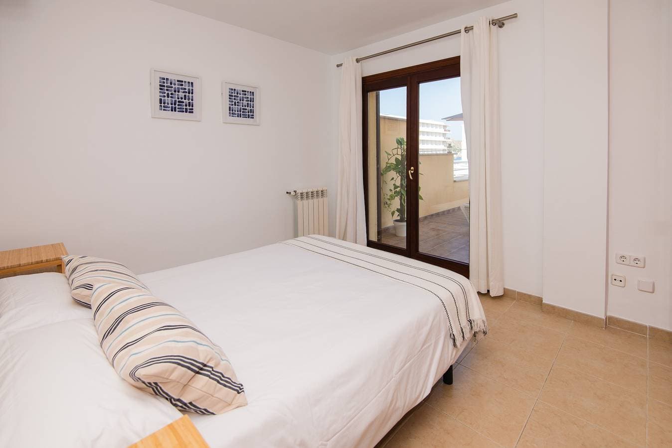Foto 11 von 24: Apartment Drac Blanc 1-4 nahe dem Strand mit Meerblick, Pool, Terrasse und WLAN