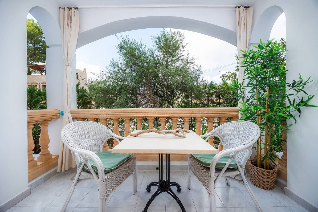 Foto 5 von 41: Strandnahes Apartment mit Zugang zum Pool, einer privaten Terrasse, Klimaanlage und WLAN