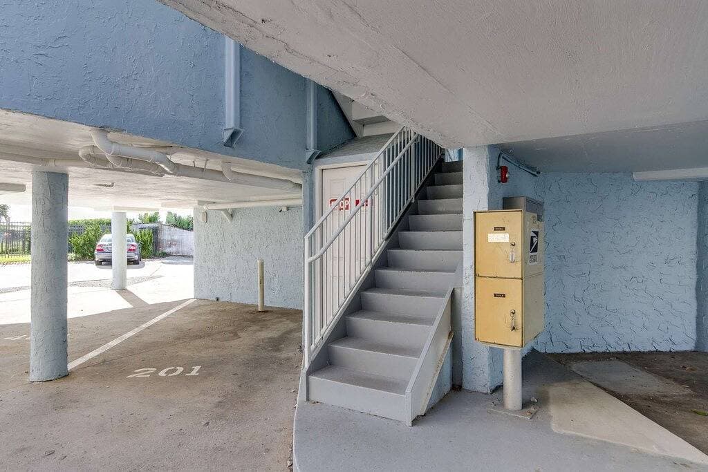 Foto 5 von 50: Wohnung mit Meerblick 1 Schlafzimmer | Weg zum Jacksonville Strand | Pool + Kingsuite