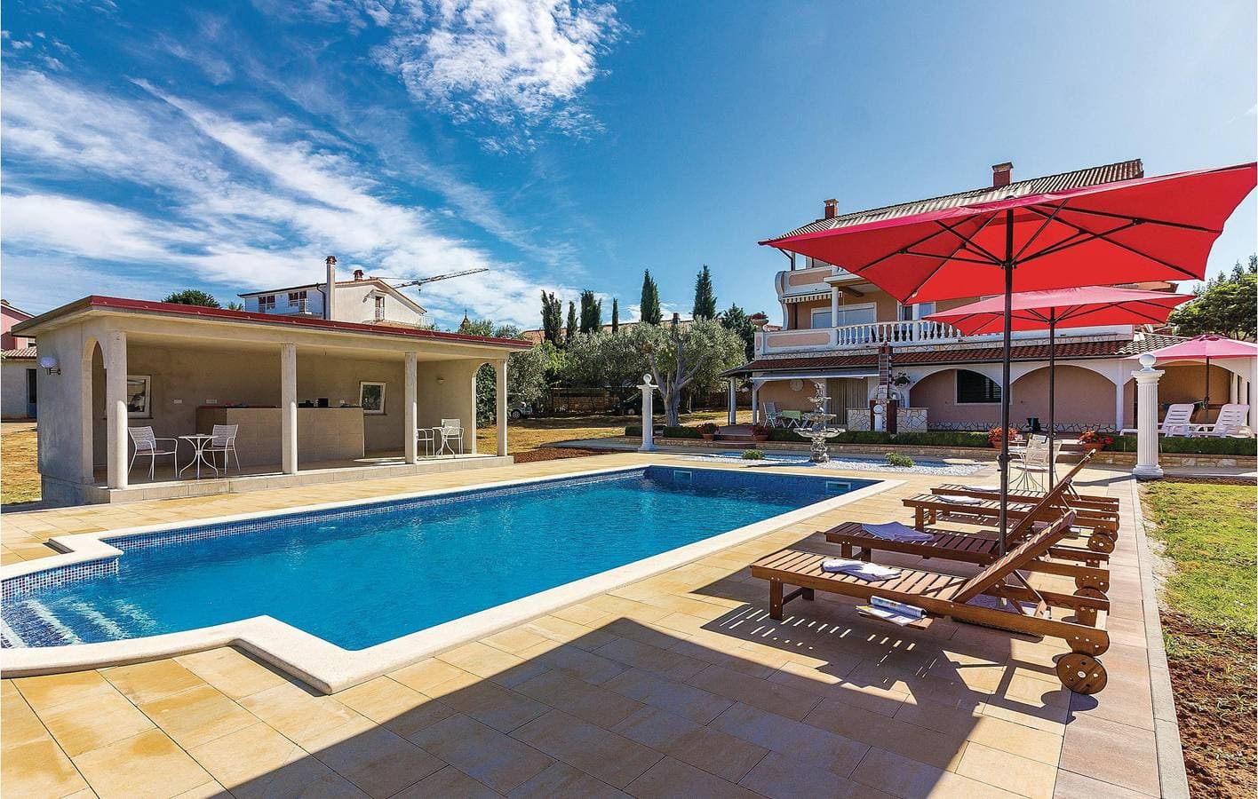 Foto 13 von 37: Reizende Ferienwohnung mit Terrasse und Pool, 1,5 km vom Strand von Fažana entfernt