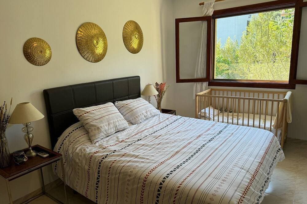 Foto 4 von 30: Ferienhaus 'Villa Port Des Canonge' mit Bergblick, WLAN und Klimaanlage