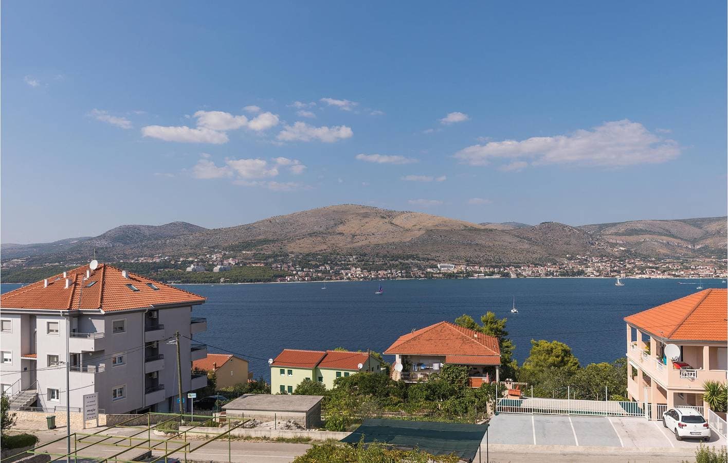 Foto 6 von 17: Gemütliche Ferienwohnung mit Terrasse, Küche und WLAN in der Nähe des Strandes Stari Porat