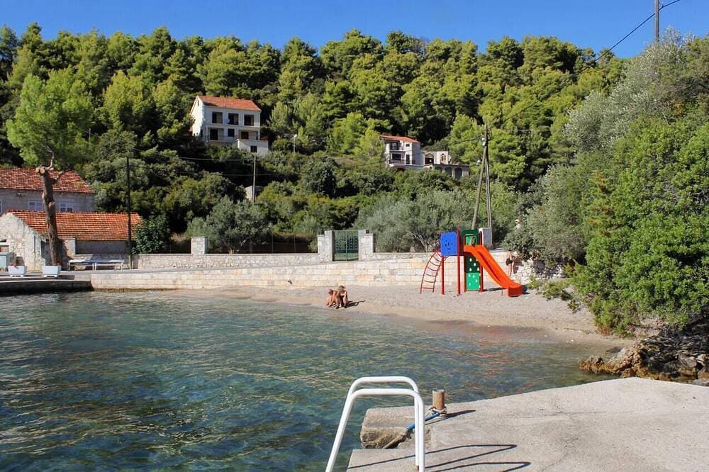 Foto 7 von 11: Studio Appartement mit Terrasse und Meerblick Brna, Korcula
