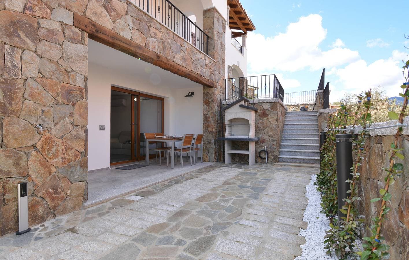 Foto 4 von 24: Gemütliches Olia Speciosa Apartment mit Parkplatz und Terrasse
