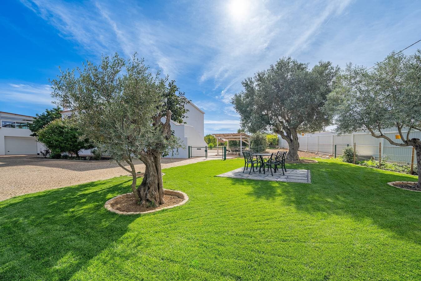 Foto 5 von 32: Zimmer 'Orange Blossom Grove - 3' mit gemeinsamer Terrasse, WLAN und Klimaanlage