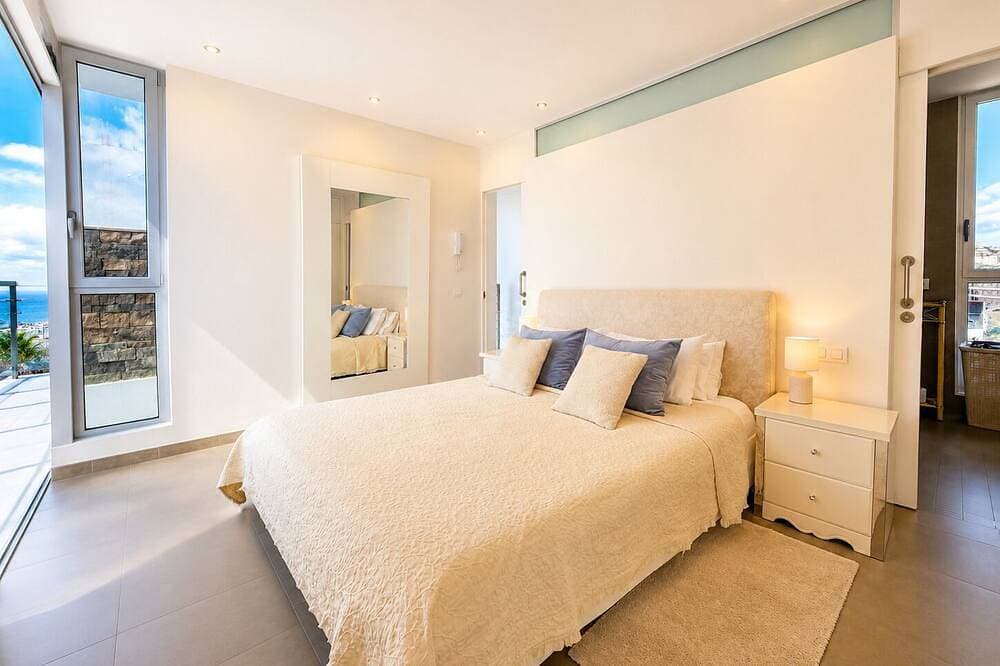 Foto 3 von 30: 5Br Villa in Costa Adeje with Private Pool