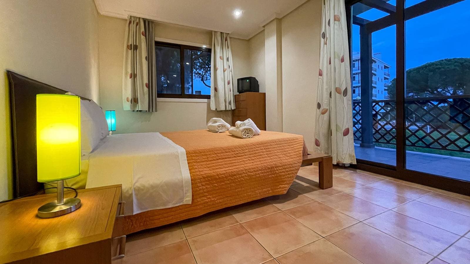 Foto 3 von 28: Apartamento T2, Praia da Falésia, Albufeira