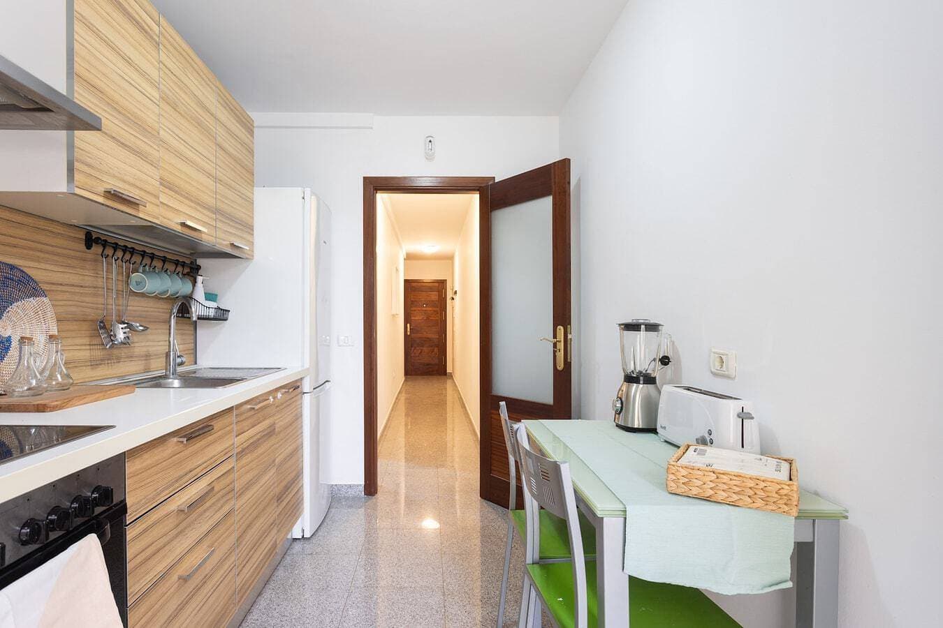 Foto 3 von 25: Ferienwohnung für 4 Personen mit Balkon/Terrasse