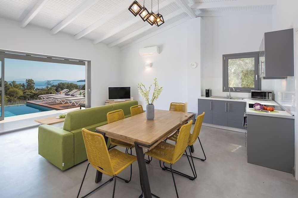 Foto 9 von 16: Modern guest house with private pool and fantastic views to the beach