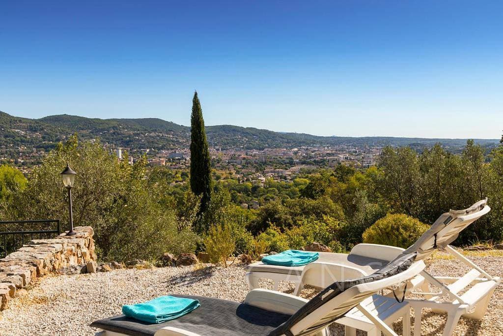 Foto 12 von 58: Charmantes Ferienhaus mit Pool und herrlichem Blick bei Draguignan