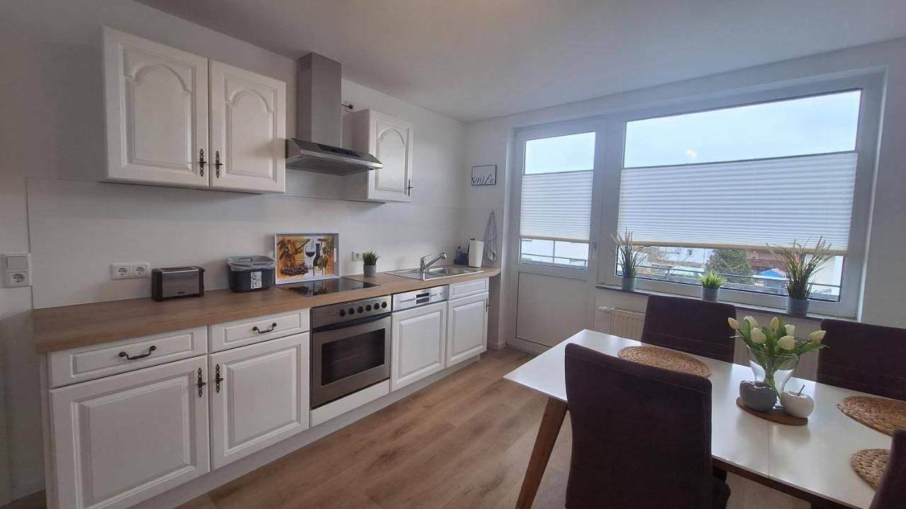 Foto 10 von 16: Two-Bedroom Apartment with Balcony
