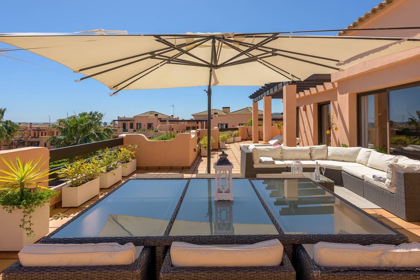 Foto 12 von 45: Apartment 'Casares Beach Luxe Penthouse' mit Meerblick, WLAN und Klimaanlage