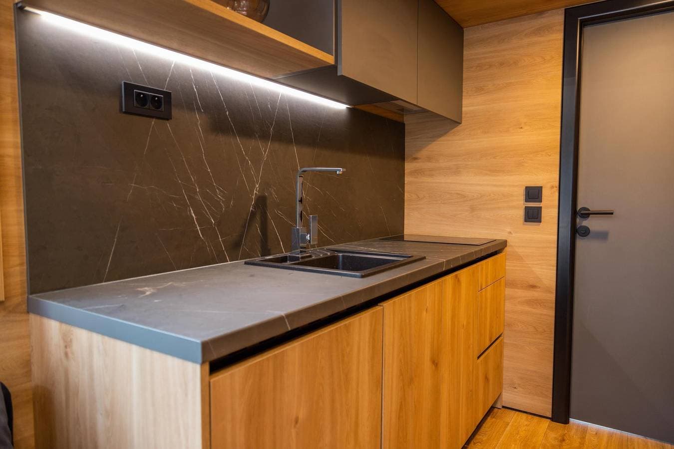 Foto 4 von 12: EuroParcs Hoge Kempen — Tiny House 2