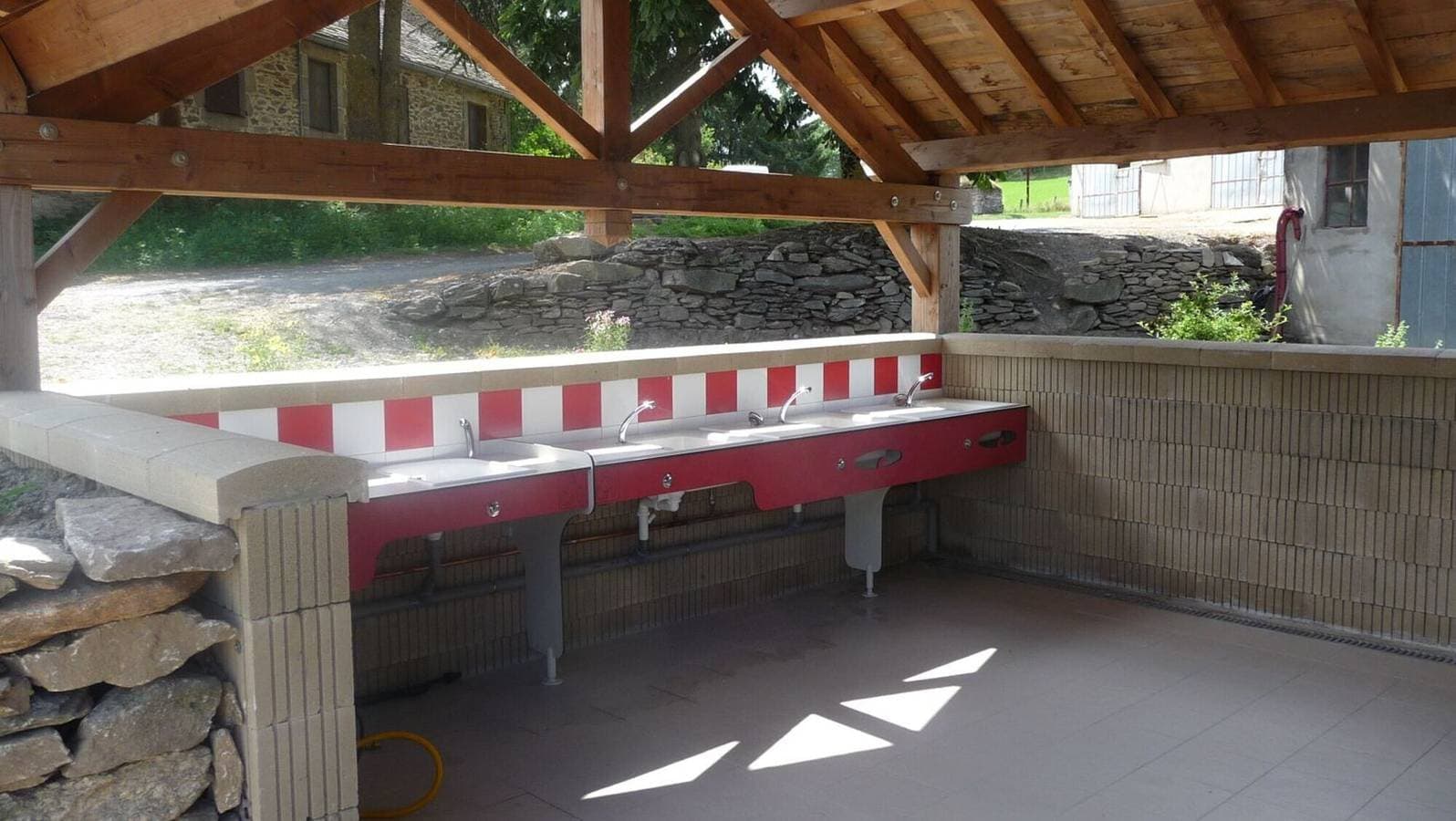 Foto 12 von 17: Bed & Breakfast 'Chambre La Familiale' mit Bergblick, Gemeinschaftspool und WLAN