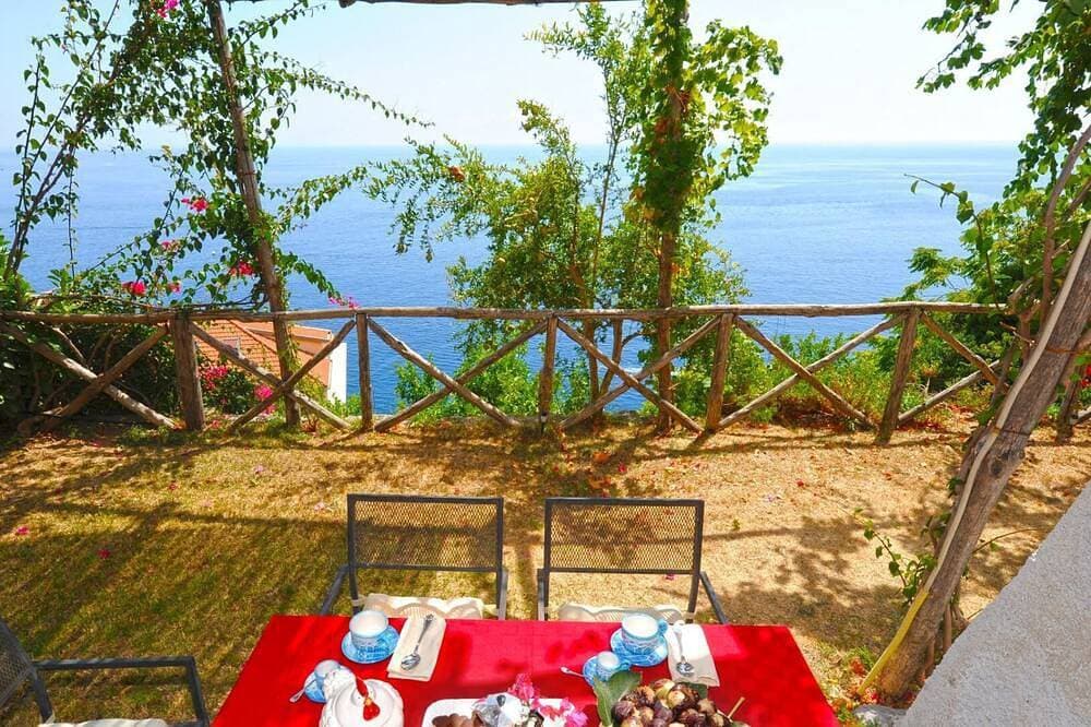 Panorama-Ferienhaus in Amalfi in antiker Villa mit herrlichem Blick, privater Terrasse 1