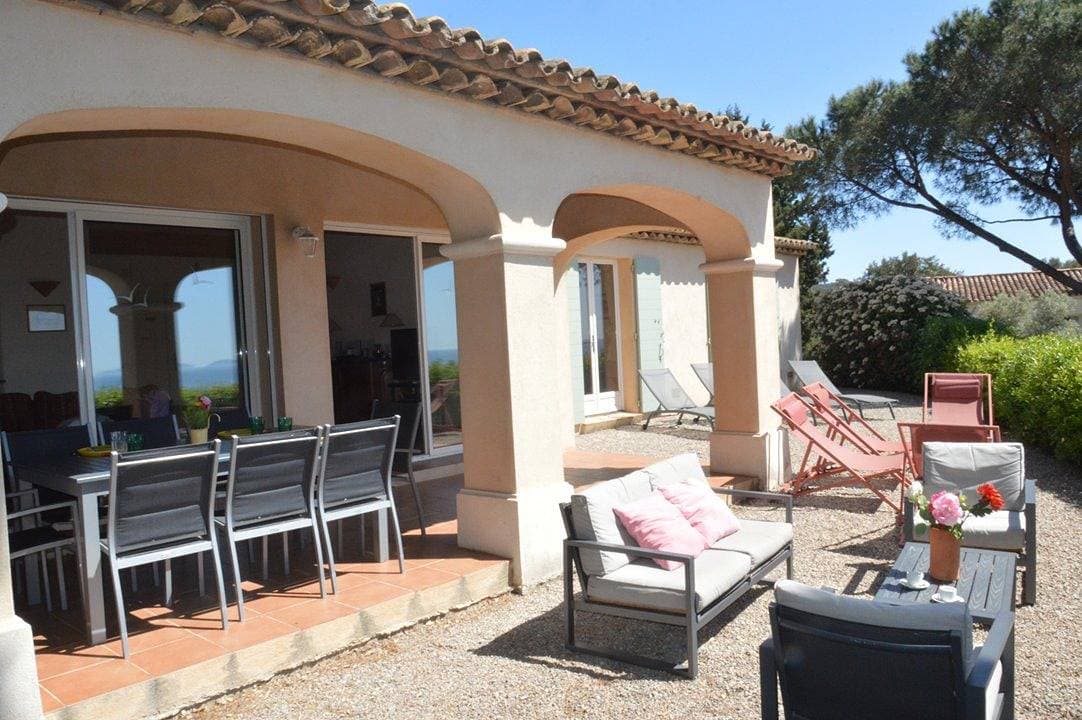 Foto 2 von 26: Villa für 8 Personen mit Terrasse
