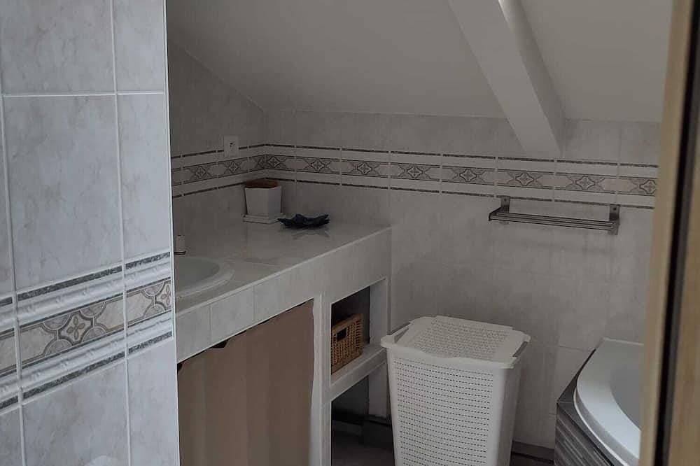 Foto 5 von 28: Ferienhaus 4/6 Pers in den Ardennen, Hallenbad, Greenway geht vorbei.
