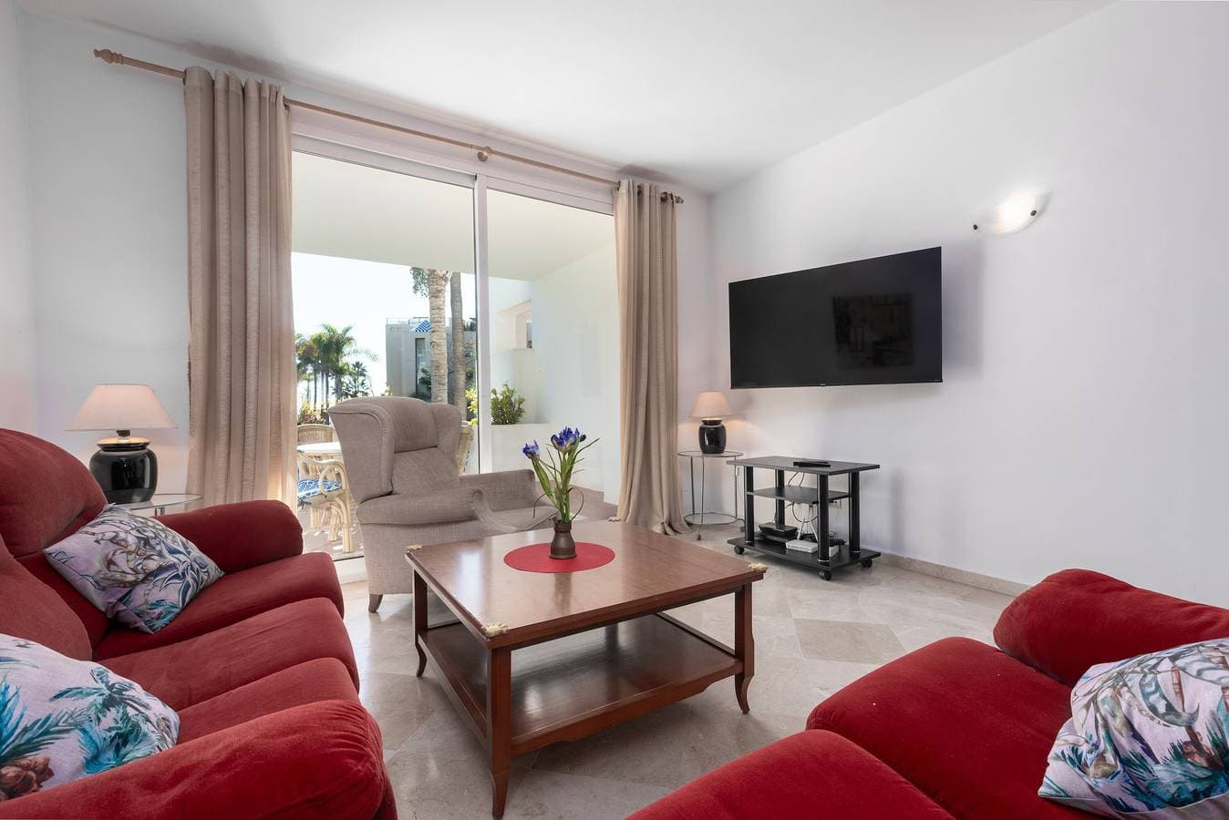 Foto 3 von 35: Ferienwohnung 'Apartamento De Lujo A 30m Playa' mit Meerblick, Wi-Fi und Klimaanlage
